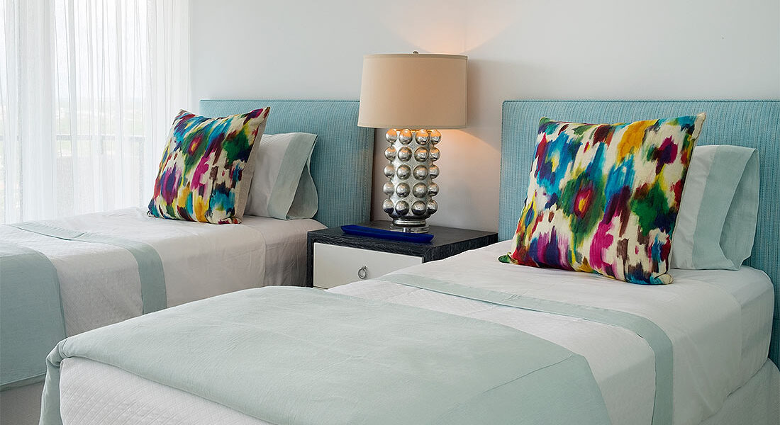 Contemporary-Oceanfront-Juno-Beach-House-1
